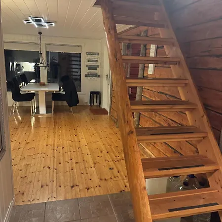 Feriehus With Good Standard Next To River