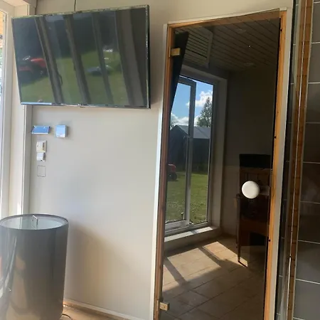 With Good Standard Next To River Feriehus