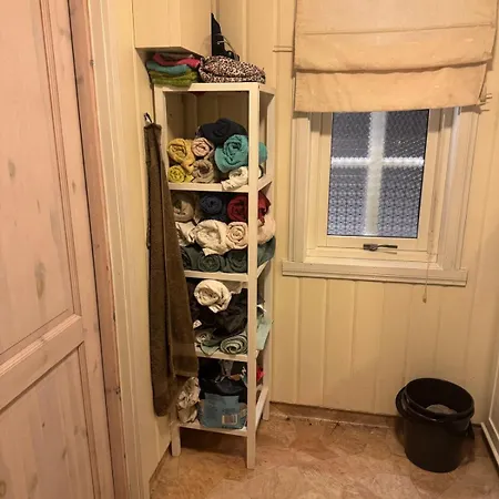 With Good Standard Next To River Feriehus