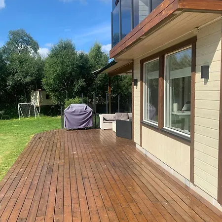 Feriehus With Good Standard Next To River