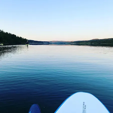 With Good Standard Next To River Feriehus *