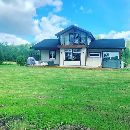 Holiday home With Good Standard Next To River *