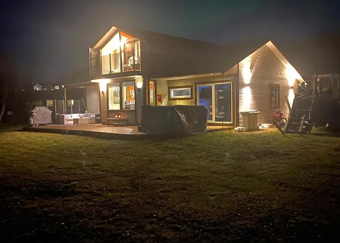 With Good Standard Next To River Tatil Evi